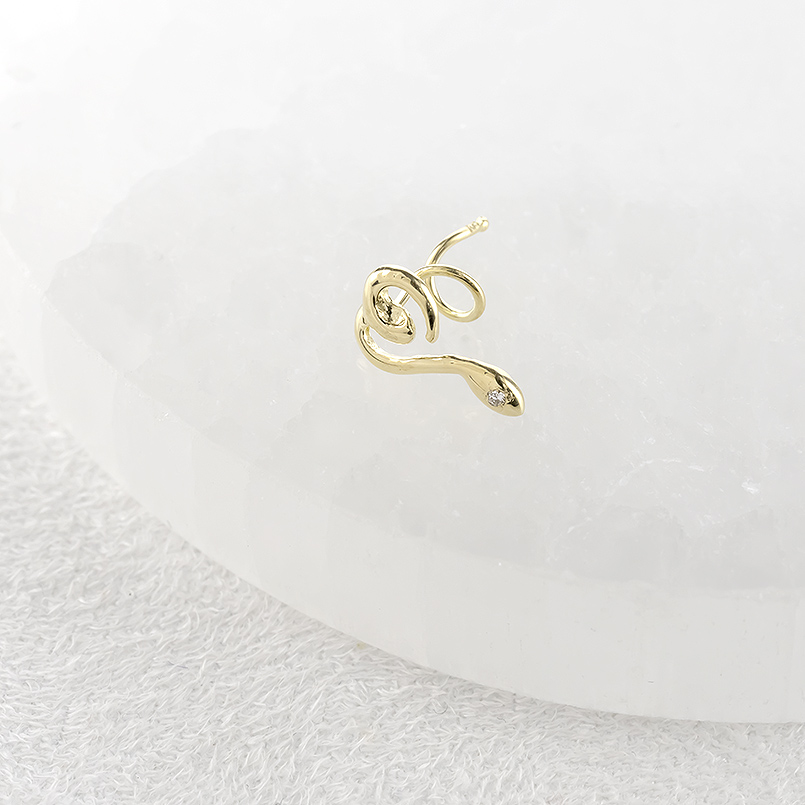 18金 蛇 ピアス ダイヤモンド ハート 装着簡単 お守り キャッチのいらないピアス ゴールド 18k キャッチナッシャー スネーク へび 男女兼用 あすつく 送料無料の画像
