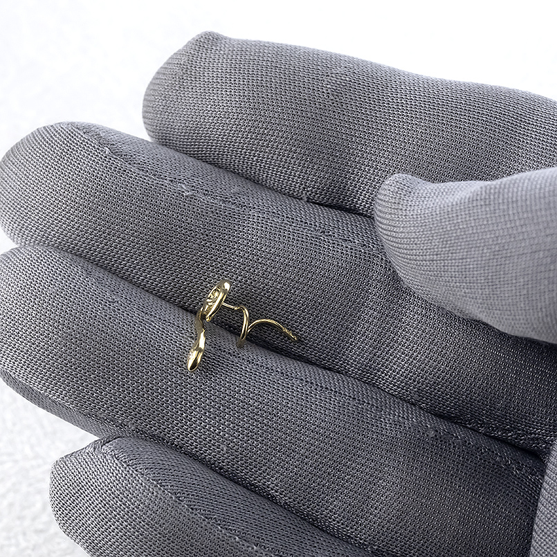 18金 蛇 ピアス ダイヤモンド ハート 装着簡単 お守り キャッチのいらないピアス ゴールド 18k キャッチナッシャー スネーク へび 男女兼用 あすつく 送料無料の画像