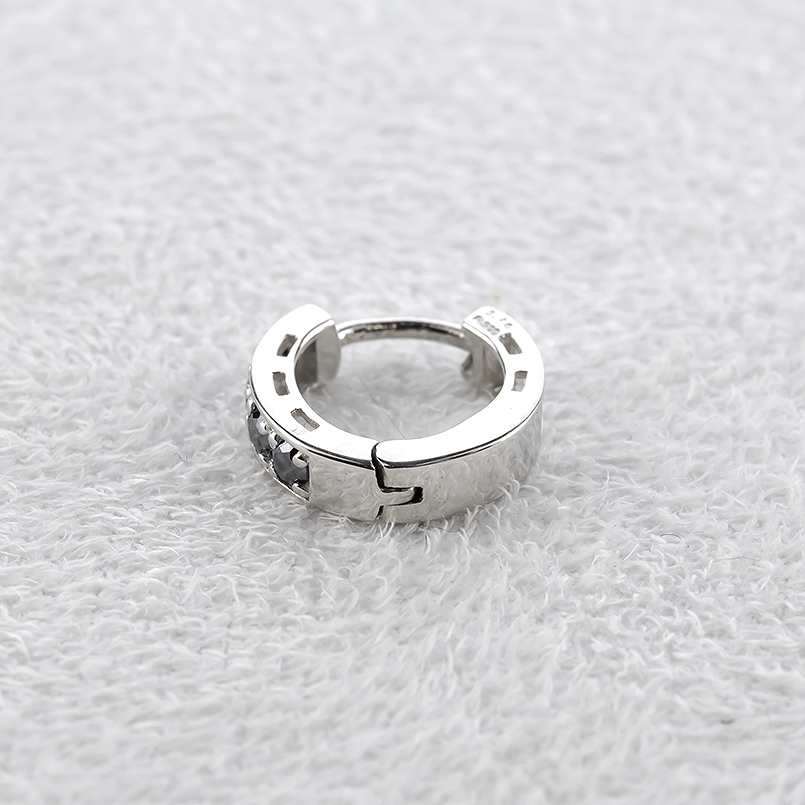 プラチナ フープピアス ブラックダイヤモンド 0.10ct レディース 片耳 中折れ式 普段使い pt900 リング ピアス シンプル 人気 あすつく 送料無料 セール saleの画像