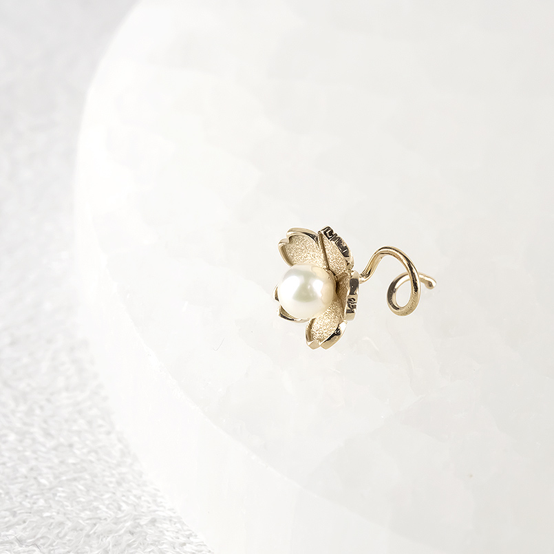 18金 桜 ピアス パール 真珠 レディース 片耳 装着簡単 ピンクゴールド 18k キャッチのいらないピアス アコヤ真珠 キャッチナッシャー 送料無料 saleの画像