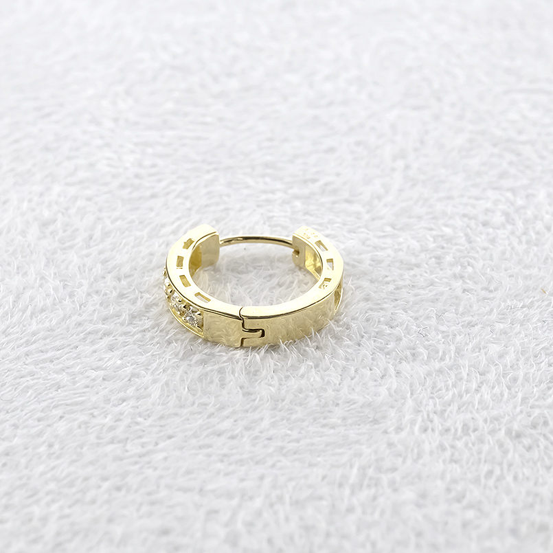 18金 フープピアス ダイヤモンド 0.10ct レディース 片耳 中折れ式 普段使い ゴールド 18k リング ピアス シンプル 人気 あすつく 送料無料 セール saleの画像