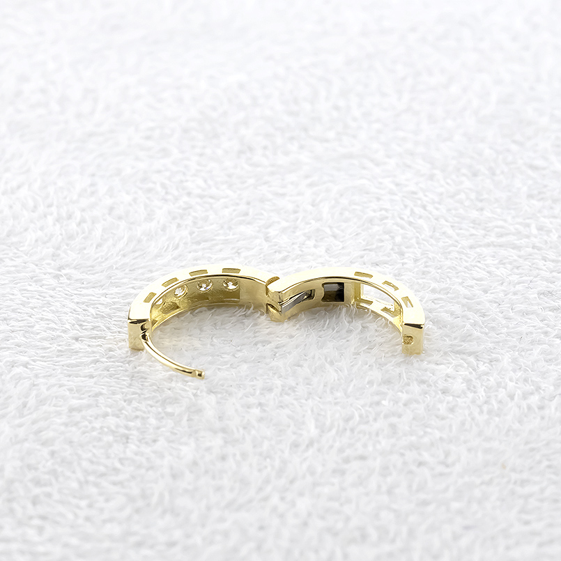 18金 フープピアス ダイヤモンド 0.10ct レディース 片耳 中折れ式 普段使い ゴールド 18k リング ピアス シンプル 人気 あすつく 送料無料 セール saleの画像