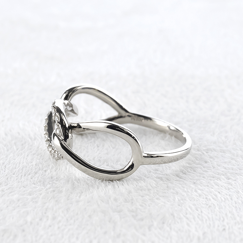 プラチナ リング ダイヤモンド 0.2ct レディース 13号 pt900 指輪 お守り 太め ひねり ダイヤ 婚約指輪 ピンキーリング 人気 あすつく 送料無料 セール saleの画像