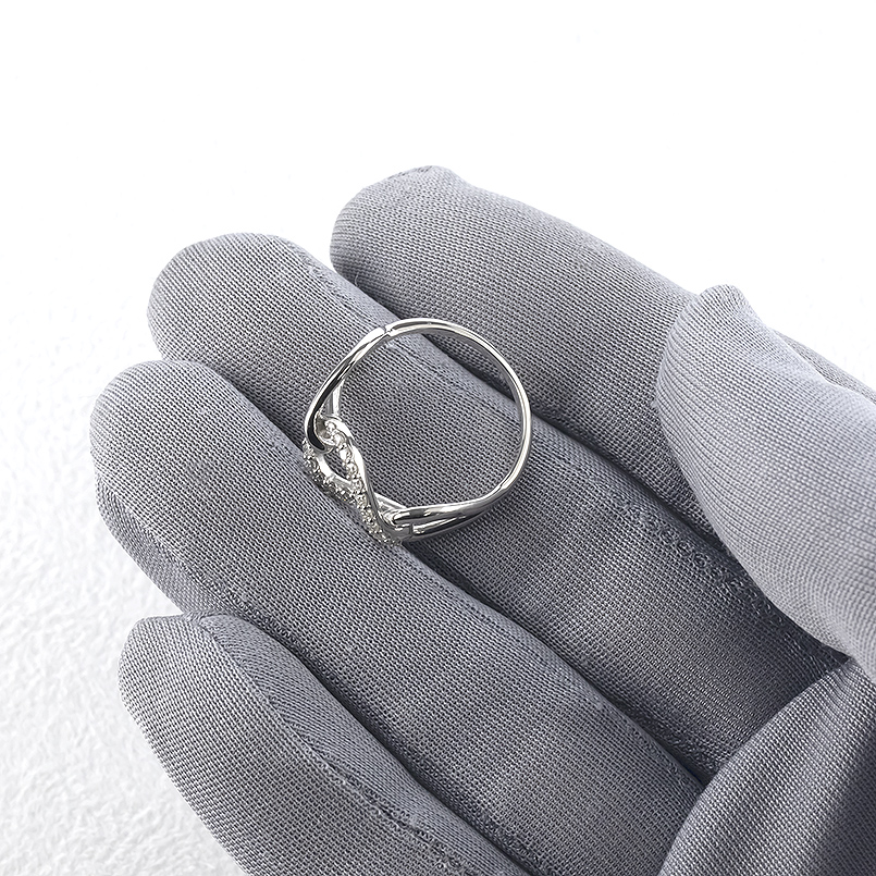 プラチナ リング ダイヤモンド 0.2ct レディース 13号 pt900 指輪 お守り 太め ひねり ダイヤ 婚約指輪 ピンキーリング 人気 あすつく 送料無料 セール saleの画像