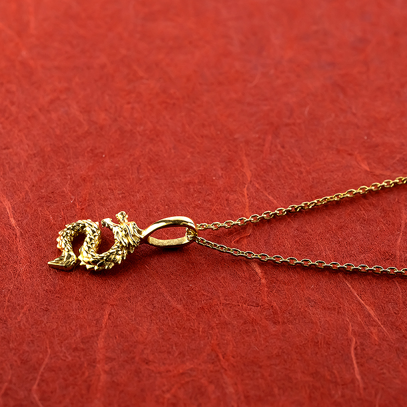 24金 ネックレス トップ 龍 純金 地金 メンズ ペンダントトップ 金 ゴールド 24k お守り ドラゴン 竜 シンプル おしゃれ 人気 送料無料 セール saleの画像
