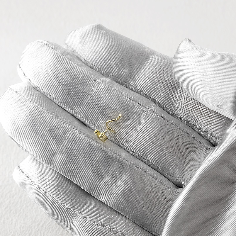 18金 ピアス レディース 馬蹄 ダイヤモンド 片耳 ゴールド 18k つけっぱなし 簡単装着 キャッチのいらないピアス キャッチナッシャー ホースシュー あすつくの画像