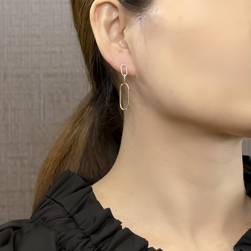 ゴールド ピアス ロングピアス 片耳 大ぶり 揺れる ゆれる ゴールドK10 10k クリップチェーン シンプル おしゃれ あすつく 男女兼用 送料無料 セール saleの画像