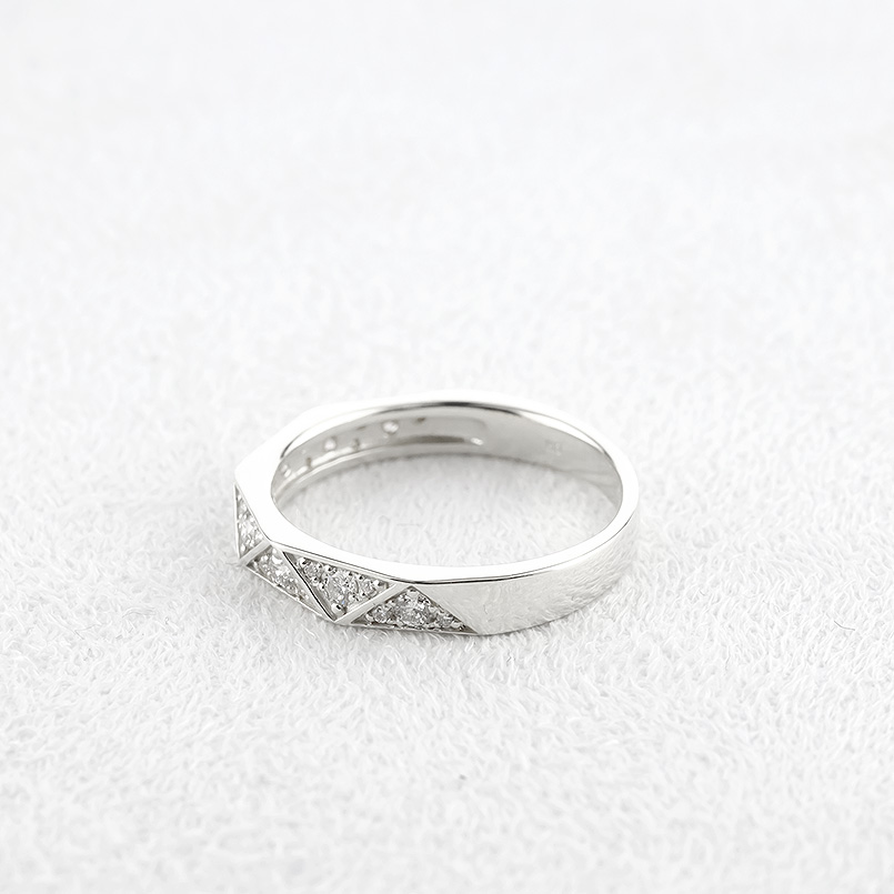 プラチナ リング ダイヤモンド 0.25ct レディース 太め 指輪 pt900 トライアングル ピンキーリング 婚約指輪 シンプル 人気 おしゃれ 送料無料 セール saleの画像