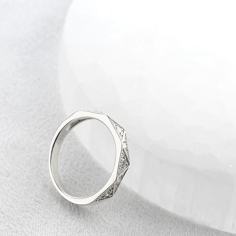 プラチナ リング ダイヤモンド 0.25ct レディース 太め 指輪 pt900 トライアングル ピンキーリング 婚約指輪 シンプル 人気 おしゃれ 送料無料 セール saleの画像