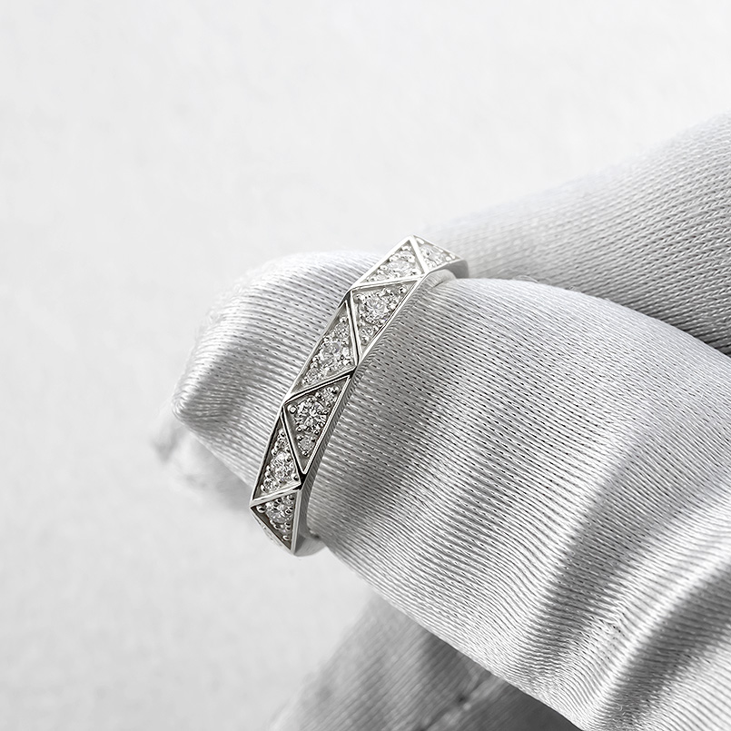 プラチナ リング ダイヤモンド 0.25ct レディース 太め 指輪 pt900 トライアングル ピンキーリング 婚約指輪 シンプル 人気 おしゃれ 送料無料 セール saleの画像