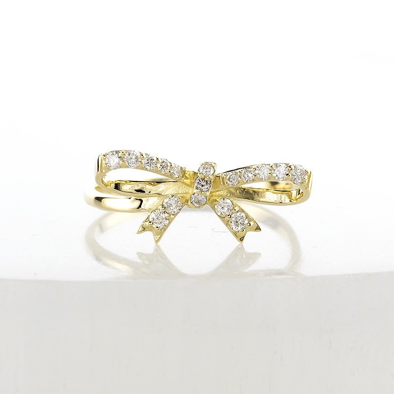 18金 リボン リング ダイヤモンド 0.2ct レディース 11.5号 お守り 指輪 ゴールド 18K 金 ピンキーリング 婚約指輪 シンプル あすつく 送料無料 セール saleの画像