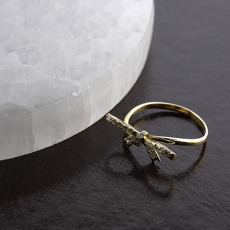 18金 リボン リング ダイヤモンド 0.2ct レディース 11.5号 お守り 指輪 ゴールド 18K 金 ピンキーリング 婚約指輪 シンプル あすつく 送料無料 セール saleの画像