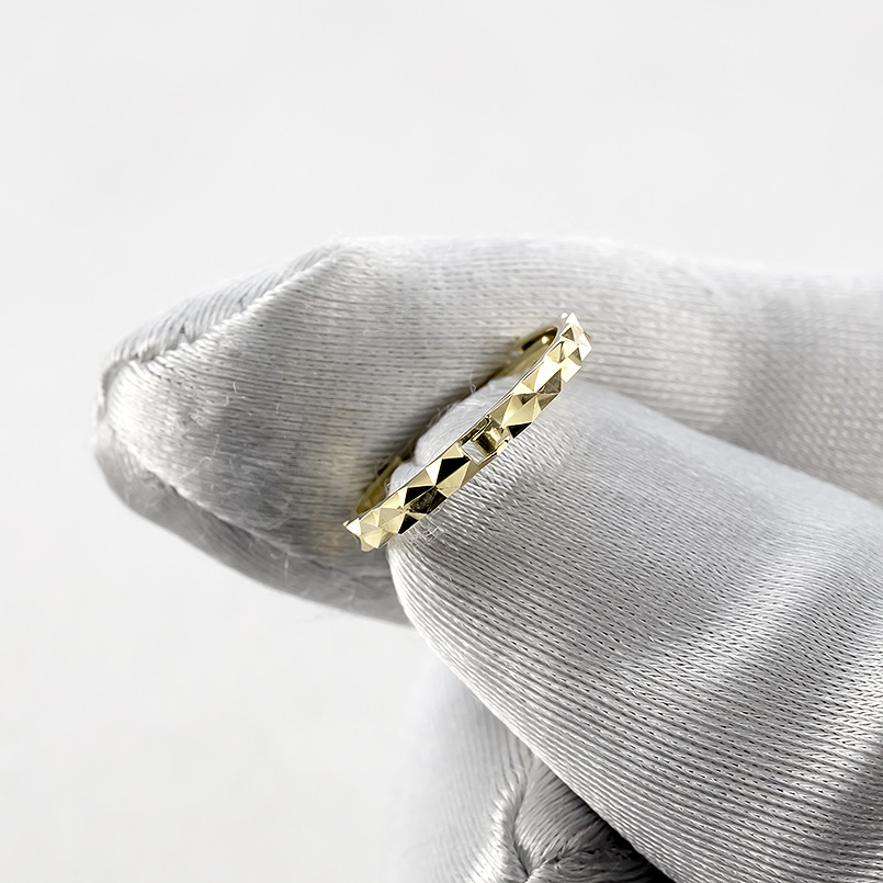 18金 フープピアス 片耳 ピアス ゴールド 18k カット小さめ 華奢 普段使い イエローゴールドk18 シンプル おしゃれ 男女兼用 あすつく 送料無料 セール saleの画像