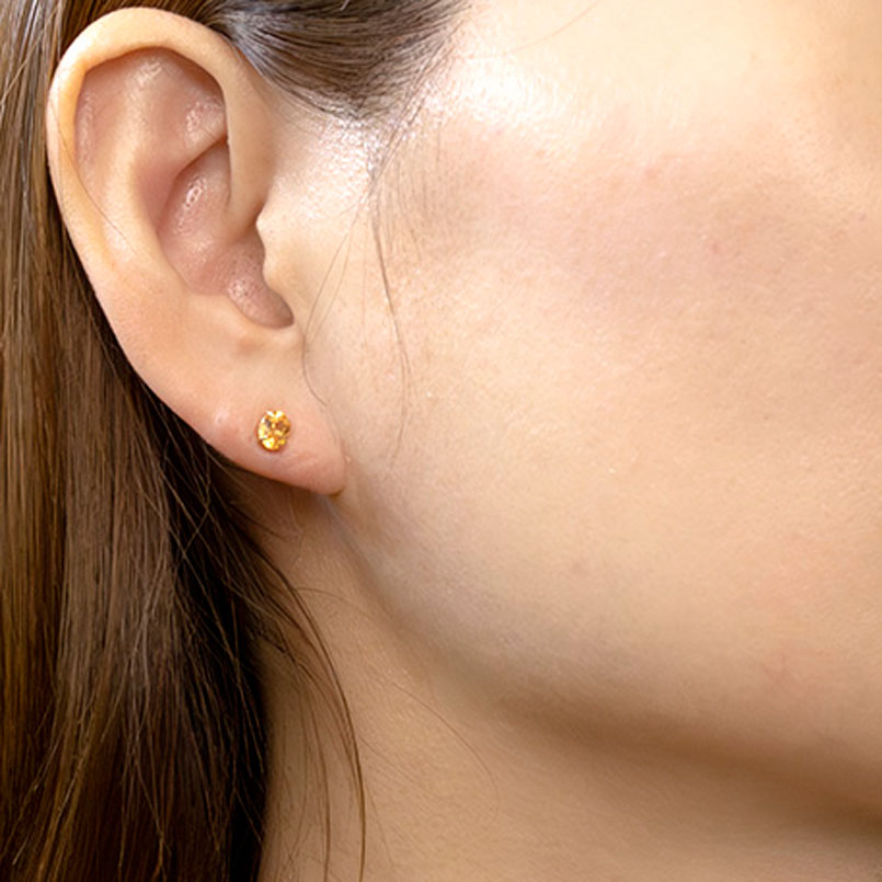 18金 ピアス オレンジガーネット メンズ 片耳 ゴールド 18k つけっぱなし 簡単装着 キャッチのいらないピアス キャッチナッシャー あすつく 送料無料 セールの画像