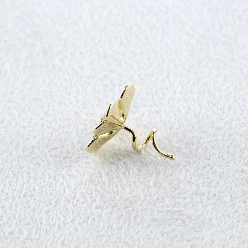 18金 ピアス 四つ葉 クローバー ダイヤモンド レディース 片耳 ゴールド 18k 簡単装着 キャッチのいらないピアス キャッチナッシャー 送料無料 セールの画像