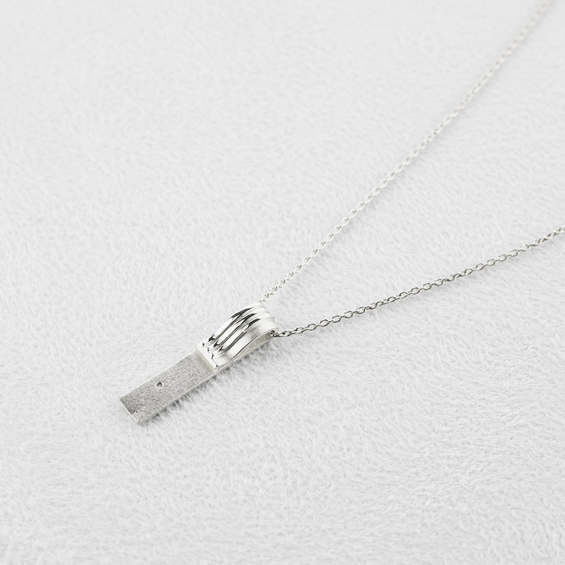 プラチナ ネックレス ペンダントトップ ダイヤモンド バーネックレス pt900 トップ ダイヤ エクストラ シンプル 人気 おしゃれ 男女兼用 送料無料 セール saleの画像