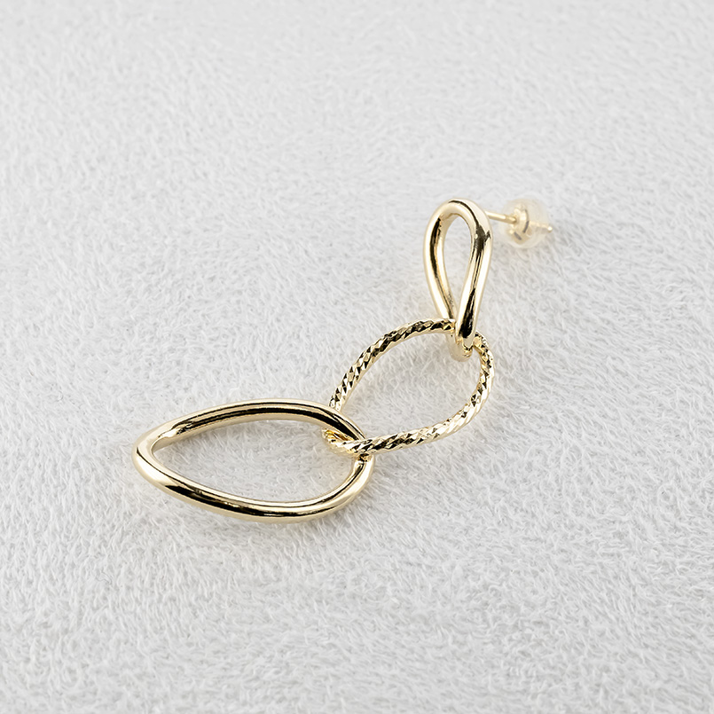 18金 ピアス ロングピアス ペア 大ぶり 揺れる ゆれる ゴールド 18k 中空 軽量 シンプル おしゃれ 人気 あすつく 男女兼用 送料無料 セール saleの画像