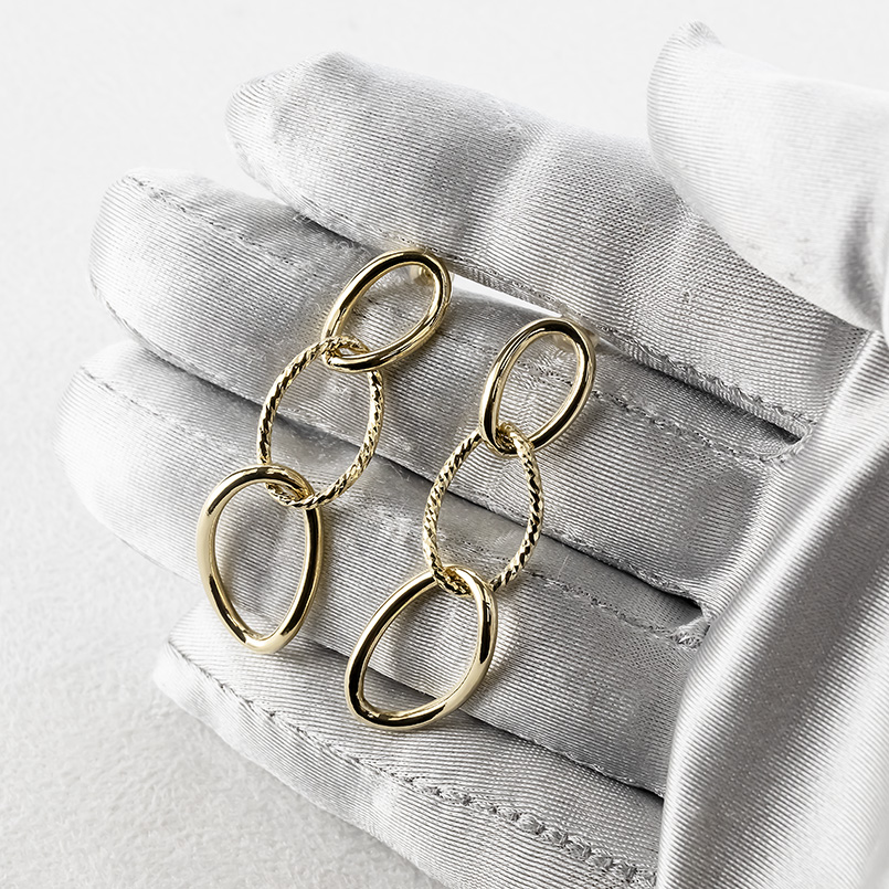 18金 ピアス ロングピアス ペア 大ぶり 揺れる ゆれる ゴールド 18k 中空 軽量 シンプル おしゃれ 人気 あすつく 男女兼用 送料無料 セール saleの画像