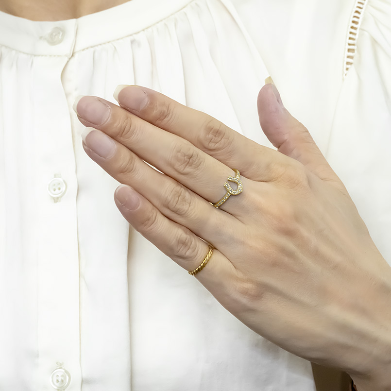 18金 リング 馬蹄 ダイヤモンド 0.18ct レディース お守り 指輪 ゴールド 18K 蹄鉄 ホースシュー ピンキーリング 婚約指輪 シンプル 人気 送料無料 セール saleの画像
