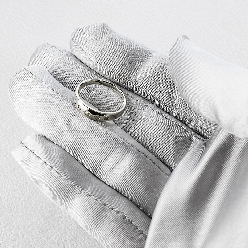 プラチナ リング ダイヤモンド 0.12ct 甲丸 無垢 レディース 太め pt900 指輪 ピンキーリング 婚約指輪 ダイヤ シンプル 人気 おしゃれ 送料無料 セール saleの画像