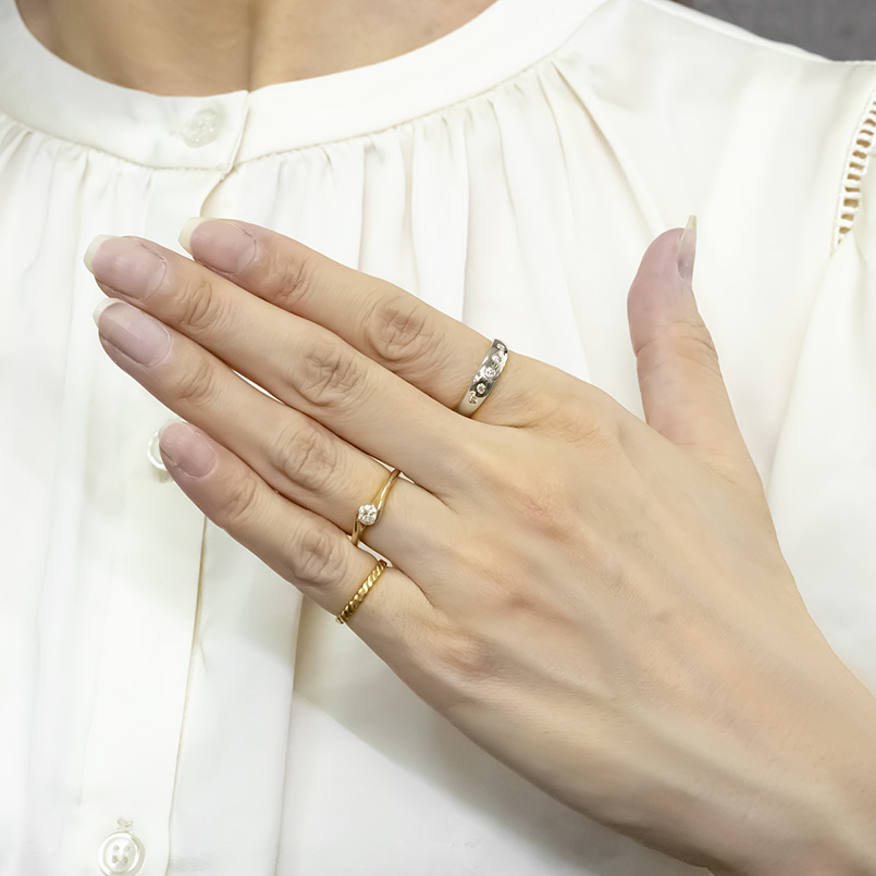 プラチナ リング ダイヤモンド 0.12ct 甲丸 無垢 レディース 太め pt900 指輪 ピンキーリング 婚約指輪 ダイヤ シンプル 人気 おしゃれ 送料無料 セール saleの画像