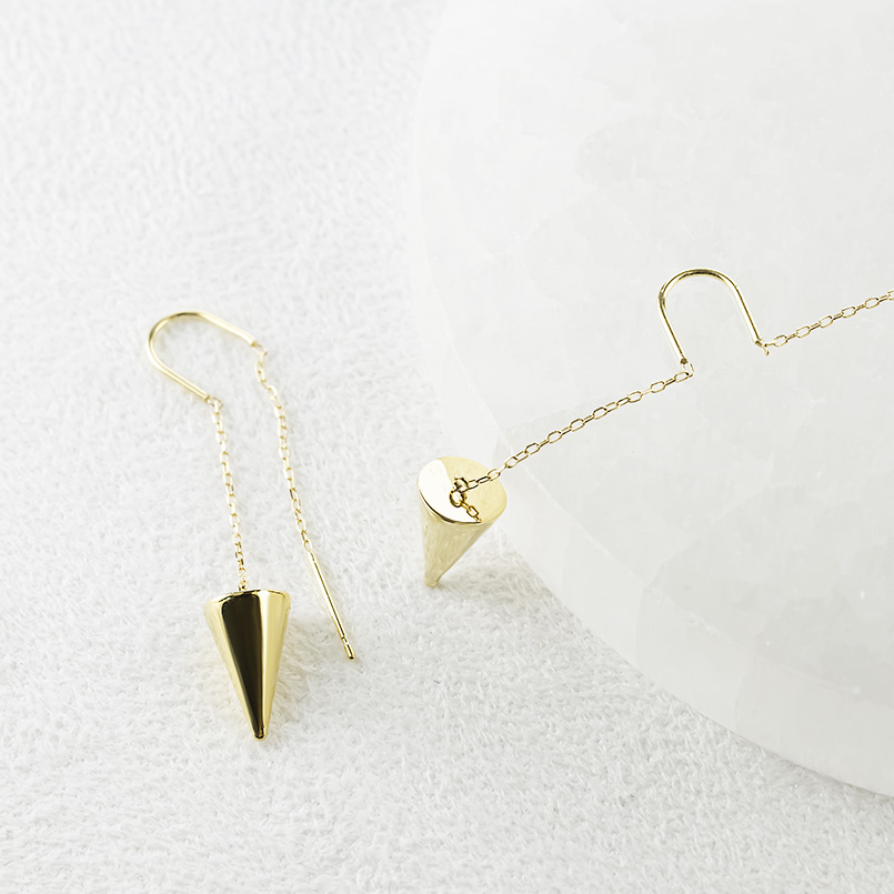 18金 ピアス ロングピアス レディース ペア 揺れる ゆれる ゴールド 18k 円錐 アメリカンピアス フックピアス シンプル あすつく 送料無料 セール saleの画像