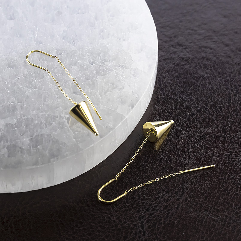 18金 ピアス ロングピアス レディース ペア 揺れる ゆれる ゴールド 18k 円錐 アメリカンピアス フックピアス シンプル あすつく 送料無料 セール saleの画像