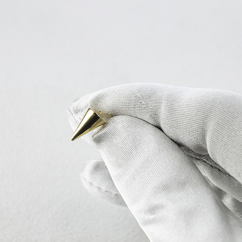 18金 ピアス ロングピアス レディース ペア 揺れる ゆれる ゴールド 18k 円錐 アメリカンピアス フックピアス シンプル あすつく 送料無料 セール saleの画像