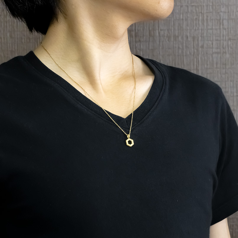 24金 ネックレス 純金 ダイヤモンド ペンダントトップ 六角形 金 ゴールド 24k ヘキサゴン ミル打ち お守り あすつく シンプル 男女兼用 送料無料 セール saleの画像