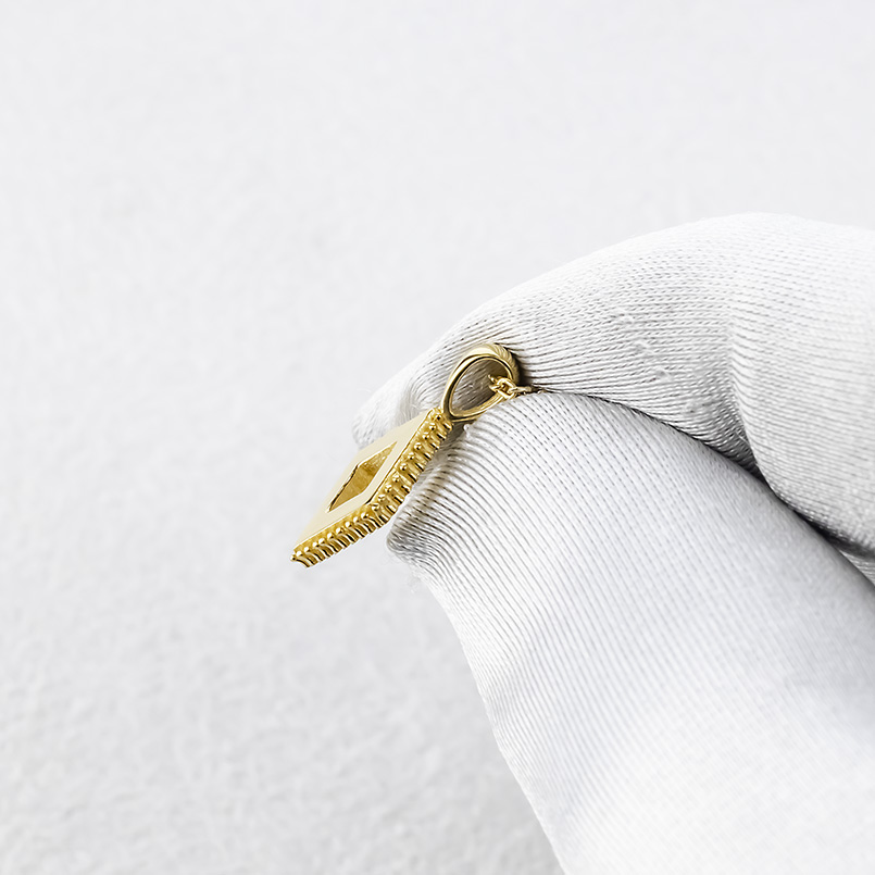 24金 ネックレス 純金 ペンダントトップ ひし形 金 ゴールド 24k 菱形 ミル打ち お守り あすつく シンプル 人気 おしゃれ 男女兼用 送料無料 セール saleの画像