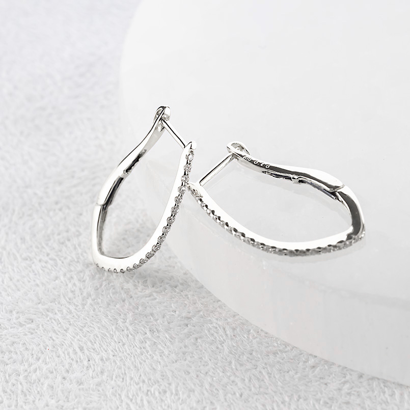 プラチナ フープピアス ダイヤモンド 0.2ct レディース 大ぶり pt900 バネ式 ピアス フープ ペア シンプル 人気 おしゃれ あすつく 送料無料 セール saleの画像