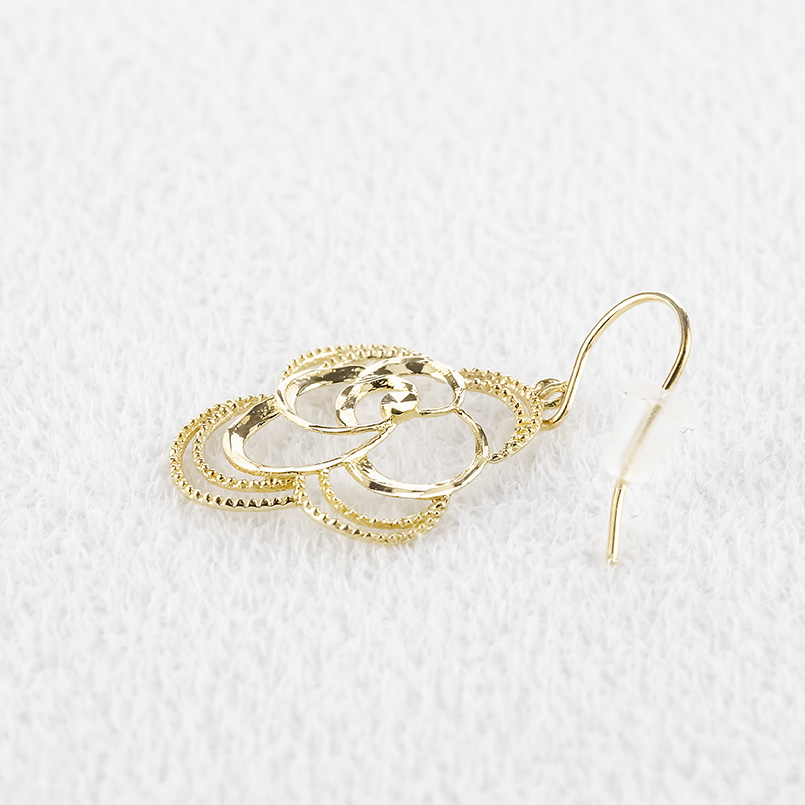 18金 ピアス 花 フラワー レディース ペア 揺れる ゆれる ミル打ち ゴールド 18k イエローゴールドK18 カット フックピアス あすつく 送料無料 セール saleの画像