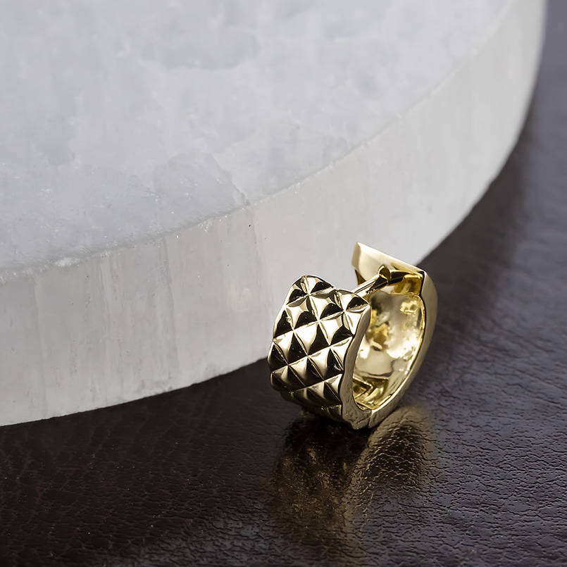 18金 フープピアス 片耳 中折れ式 ピアス 幅広 ゴールド 18k キルティング柄 普段使い イエローゴールドk18 シンプル あすつく 男女兼用 送料無料 セール saleの画像