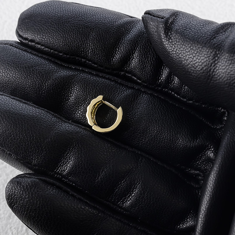18金 フープピアス 片耳 中折れ式 ピアス 幅広 ゴールド 18k キルティング柄 普段使い イエローゴールドk18 シンプル あすつく 男女兼用 送料無料 セール saleの画像