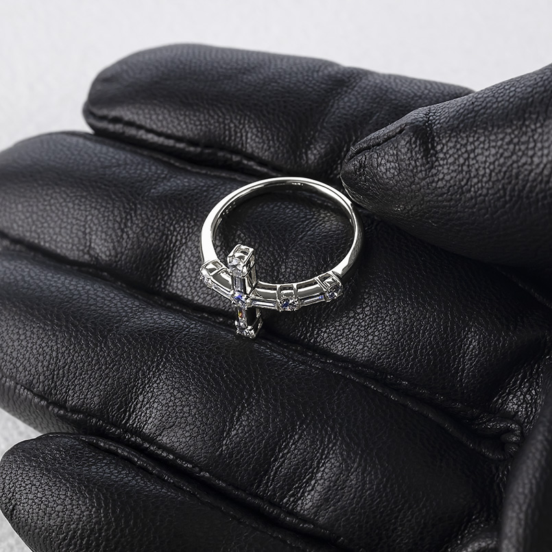 プラチナ リング クロス ダイヤモンド バケット 0.5ct 13号 レディース pt900 十字架 指輪 婚約指輪 シンプル おしゃれ 人気 あすつく 送料無料 セール saleの画像