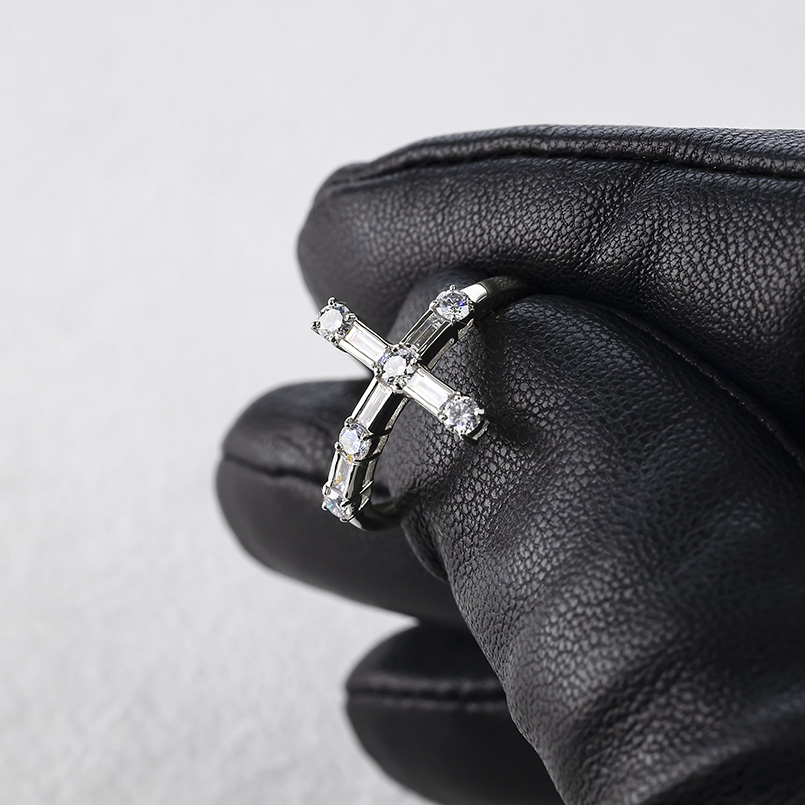 プラチナ リング クロス ダイヤモンド バケット 0.5ct 13号 レディース pt900 十字架 指輪 婚約指輪 シンプル おしゃれ 人気 あすつく 送料無料 セール saleの画像