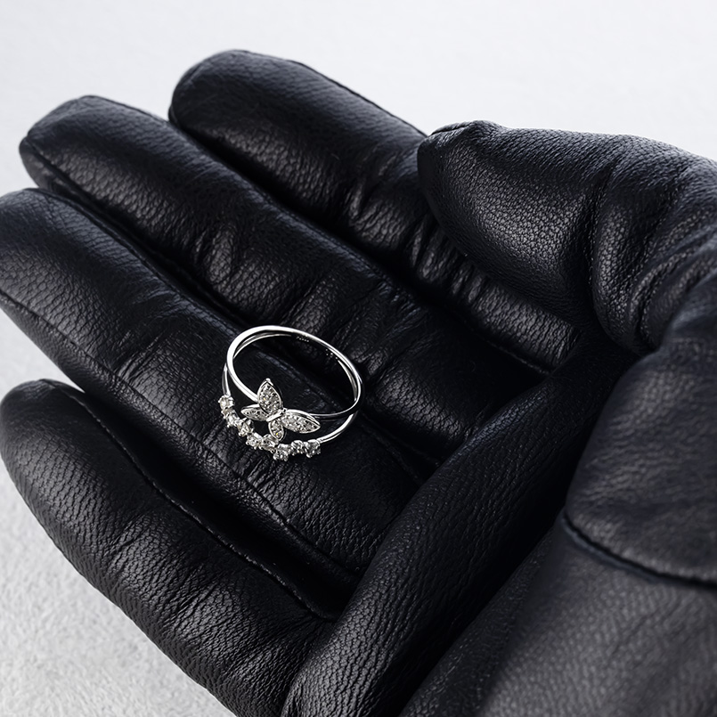 プラチナ リング 蝶 ダイヤモンド 0.30ct 2連 pt900 指輪 ピンキーリング 婚約指輪 バタフライ 人気 シンプル おしゃれ 送料無料 男女兼用 セール saleの画像