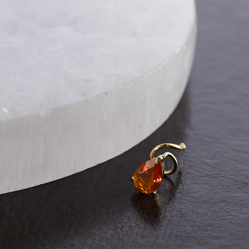18金 ピアス ファイヤーオパール レディース 片耳 ゴールド 18k つけっぱなし 簡単装着 キャッチのいらないピアス キャッチナッシャー ツユ あすつく セールの画像