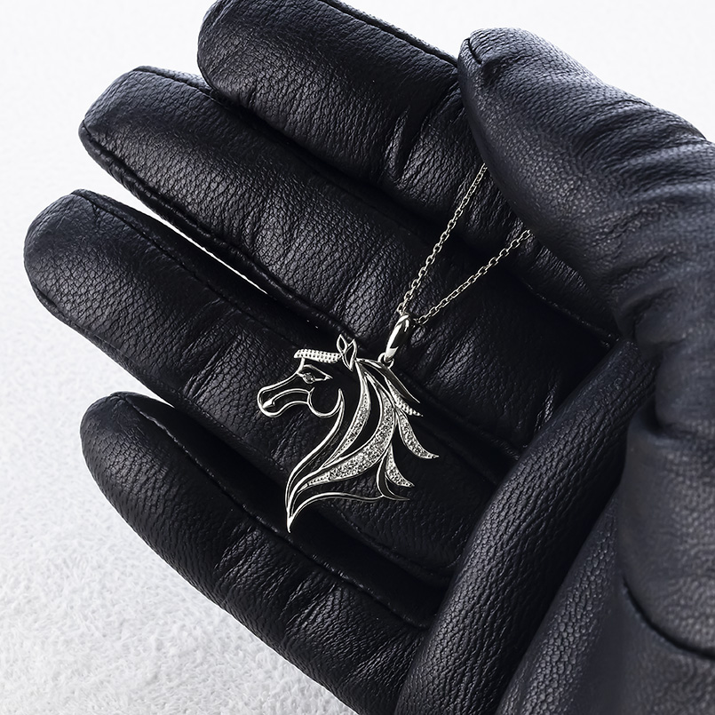 プラチナ 馬 ネックレス トップ ダイヤモンド 0.14ct レディース ペンダントトップ 大ぶり 大きめ pt900 透かし ホース シンプル あすつく 送料無料 セール saleの画像