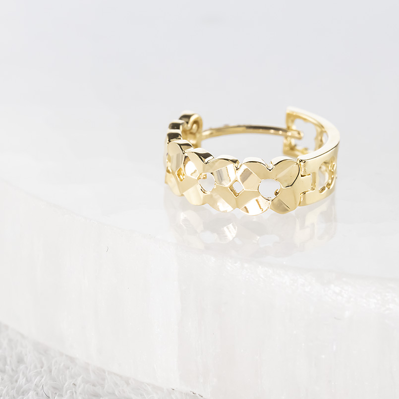 18金 フープピアス 花 片耳 レディース 地金 金 ゴールド 18k イエローゴールドk18 幅広 ピアス 普段使い フラワー シンプル あすつく 送料無料 セール saleの画像