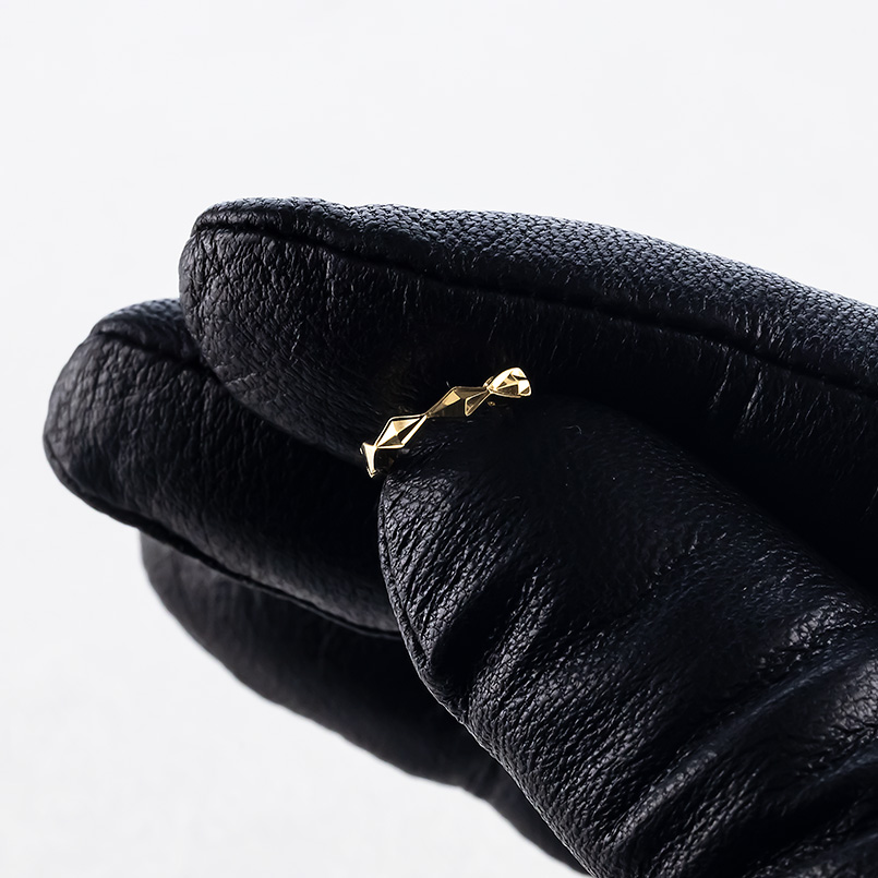 18金 フープピアス 片耳 レディース 地金 金 ゴールド 18k イエローゴールドk18 小さい ピアス 普段使い ダイヤ柄 シンプル 人気 あすつく 送料無料 セール saleの画像
