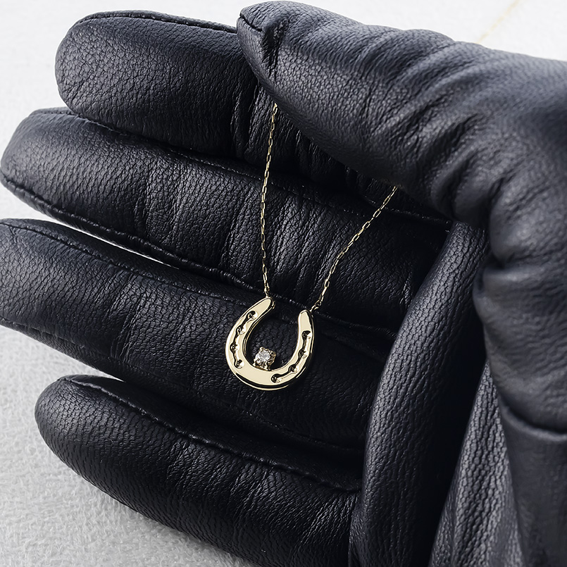 18金 ネックレス 馬蹄 ダイヤモンド 一粒 ペンダントトップ レディース 大ぶり ゴールド 18k 小豆 チェーン スライド式 ホースシュー あすつく 送料無料 セールの画像