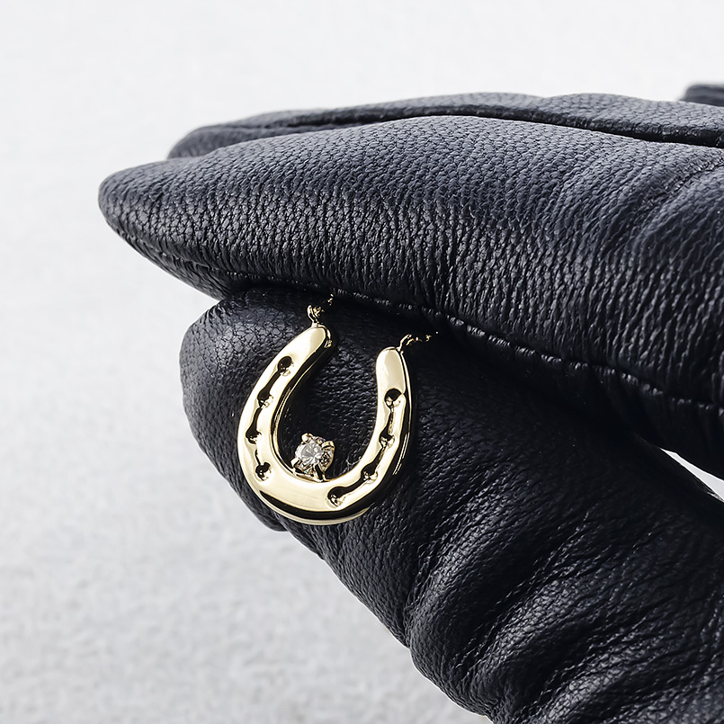 18金 ネックレス 馬蹄 ダイヤモンド 一粒 ペンダントトップ レディース 大ぶり ゴールド 18k 小豆 チェーン スライド式 ホースシュー あすつく 送料無料 セールの画像