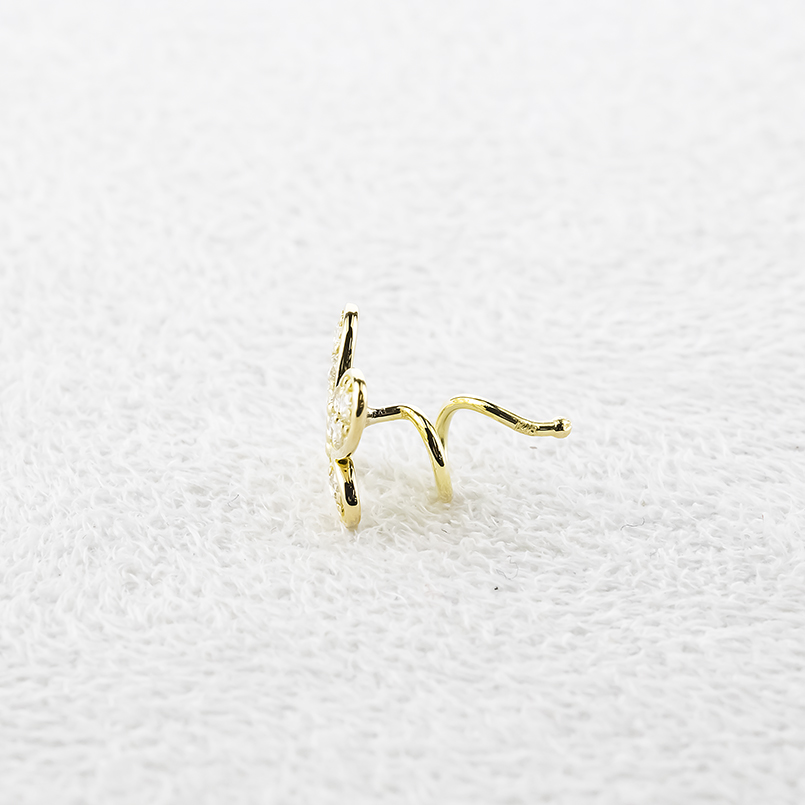 18金ピアス 蝶 ダイヤモンド 片耳 ゴールド 18k つけっぱなし 簡単装着 キャッチのいらないピアス キャッチナッシャー バタフライ 男女兼用 あすつく 送料無料の画像