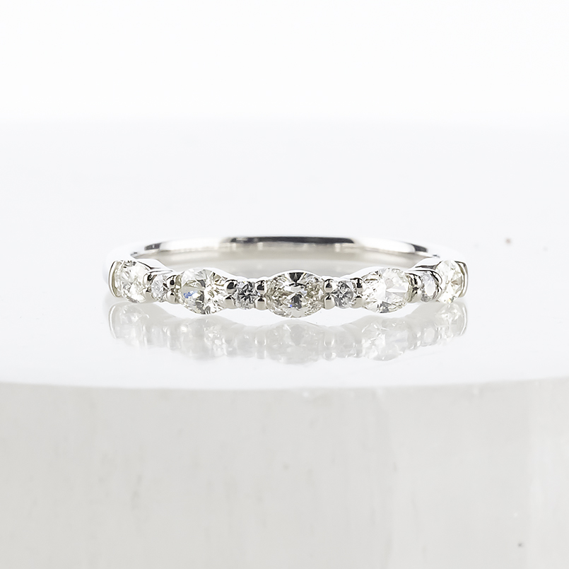 プラチナ リング ダイヤモンド 0.5ct レディース pt900 13号 普段使い 重ねづけ レイヤードリング ピンキーリング 婚約指輪 人気 あすつく 送料無料 セール saleの画像