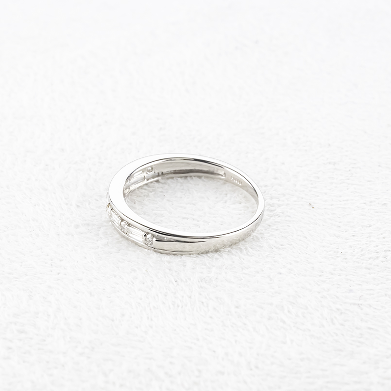 プラチナ リング ダイヤモンド 0.2ct レディース pt900 13号 普段使い 重ねづけ レイヤードリング ピンキーリング 婚約指輪 人気 あすつく 送料無料 セール saleの画像