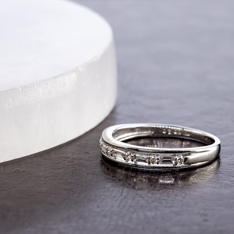 プラチナ リング ダイヤモンド 0.2ct レディース pt900 13号 普段使い 重ねづけ レイヤードリング ピンキーリング 婚約指輪 人気 あすつく 送料無料 セール saleの画像