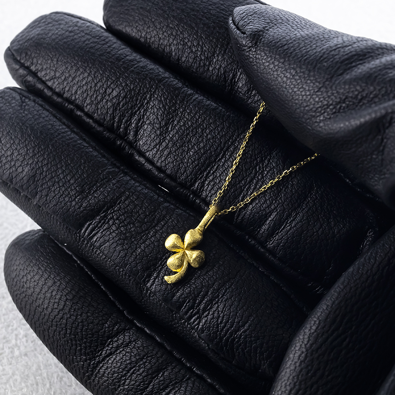 24金 ネックレス ペンダントトップ 純金 クローバー 造幣局検定刻印付 金 地金 ゴールド 24K 四葉 お守り シンプル あすつく 男女兼用 送料無料 人気 saleの画像