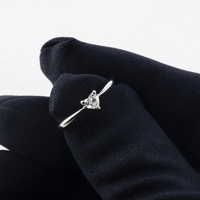 プラチナ リング ダイヤモンド ハート 0.2ct VSクラス レディース pt900 指輪 ダイヤ ピンキーリング 婚約指輪 シンプル  人気 おしゃれ 送料無料 セール saleの画像