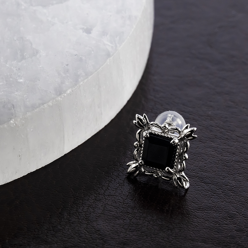 プラチナ ピアス オニキス メンズ 片耳 pt900 大きめ 四角 ひし形 シンプル オニキスピアス シンプル おしゃれ 人気 あすつく 送料無料 saleの画像